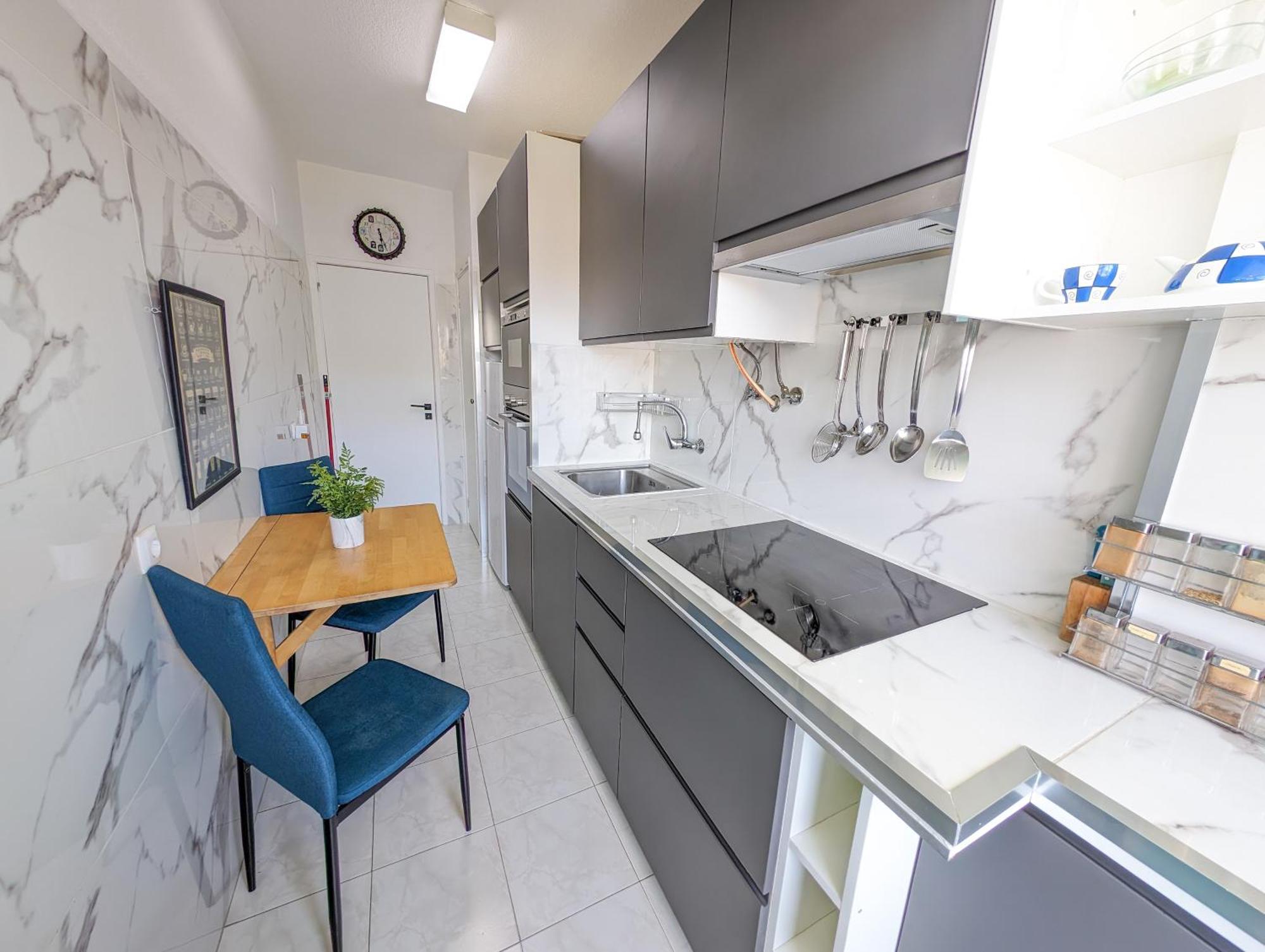 2 Room Condo - 5 Mins From Costa Da Caparica Beach & Bars المظهر الخارجي الصورة