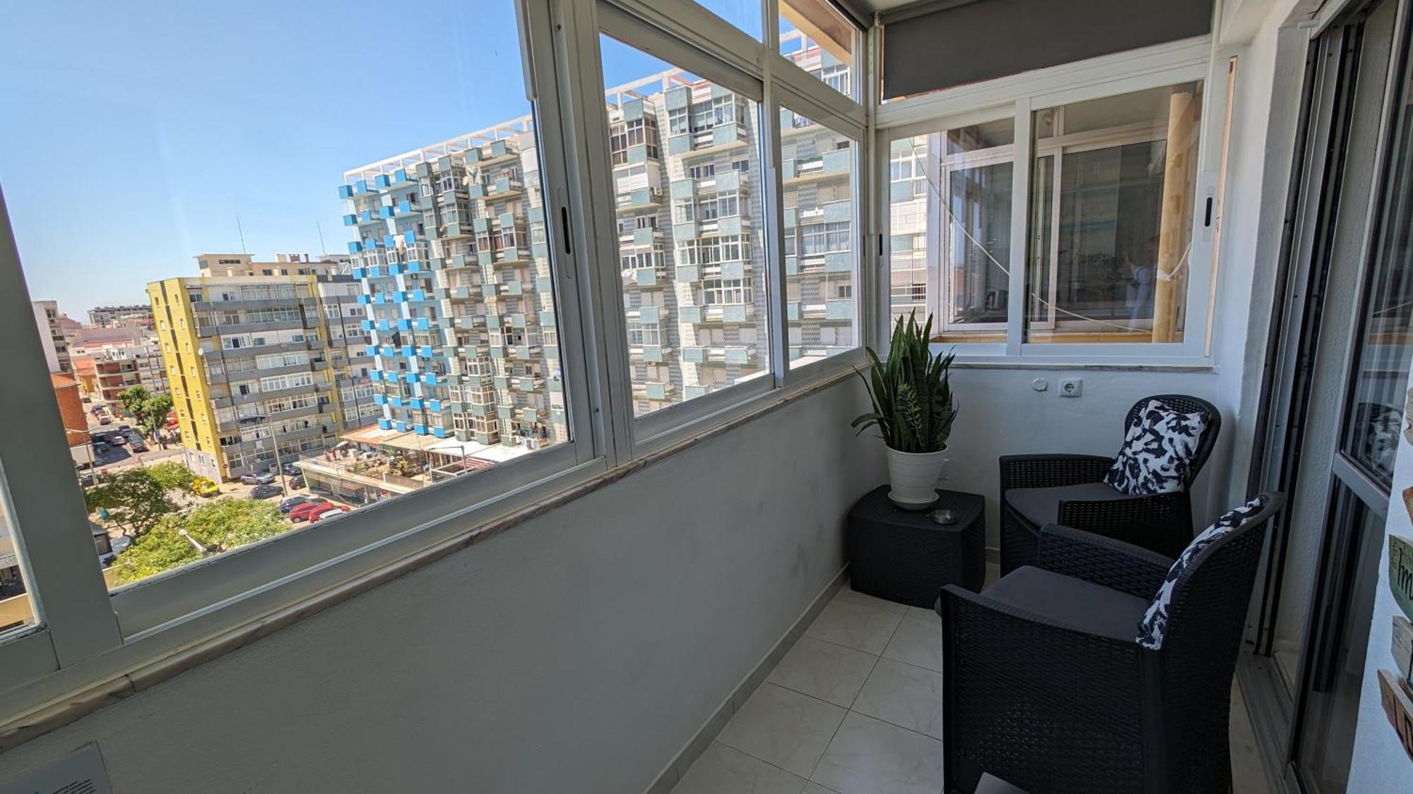2 Room Condo - 5 Mins From Costa Da Caparica Beach & Bars المظهر الخارجي الصورة