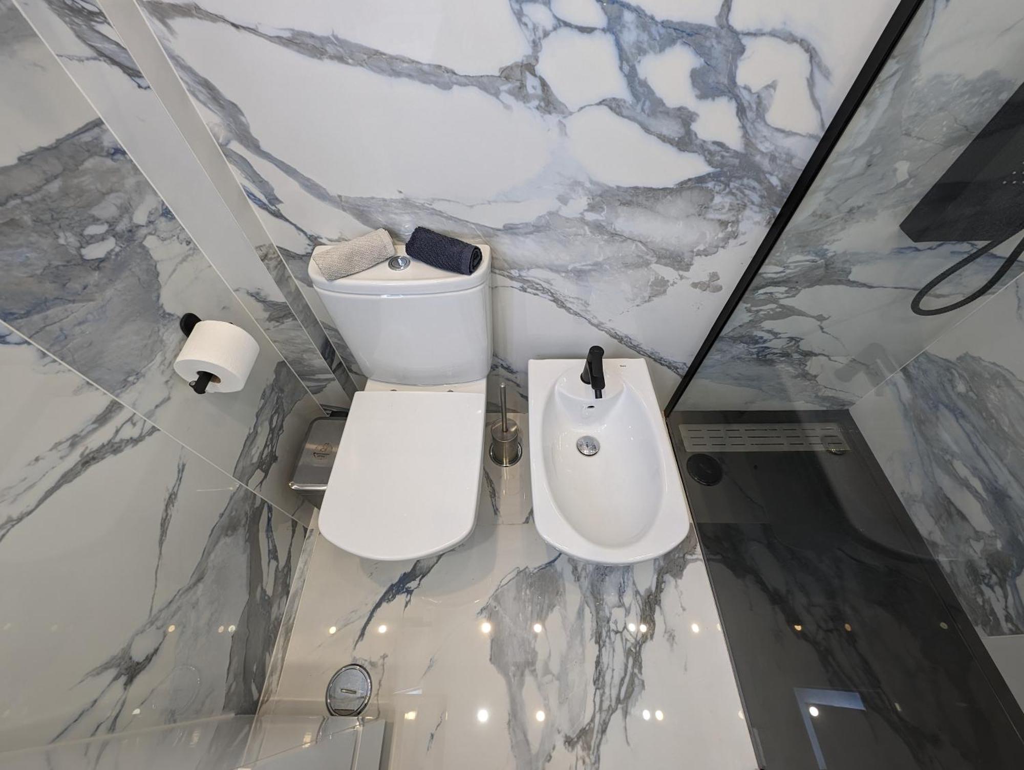 2 Room Condo - 5 Mins From Costa Da Caparica Beach & Bars المظهر الخارجي الصورة